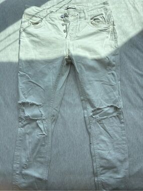 Never Worn - Zara White Distressed Jeans